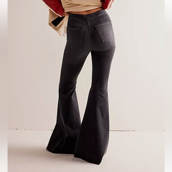 We The Free Just Float On Flare Women’s Jeans - Picture 2 of 9